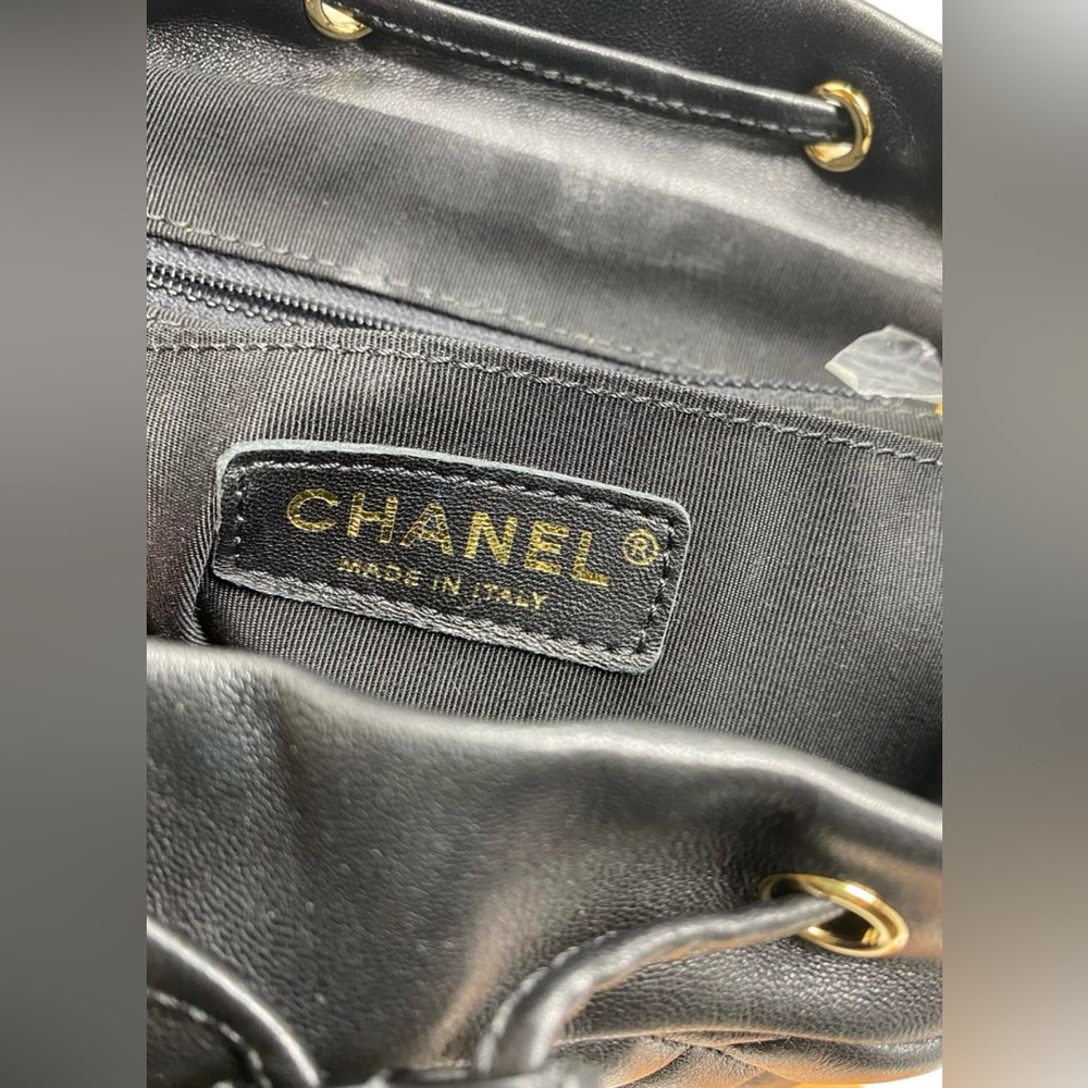 Chanel quilted black backpack - Picture 8 of 11